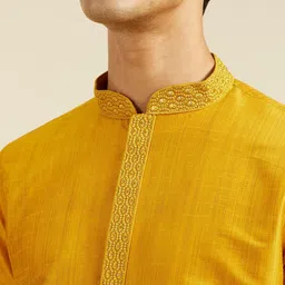 Diwas by Manyavar Men Thread Work Kurta image 2