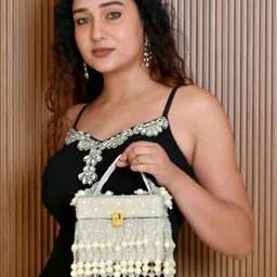 ODETTE Embellished Box Clutch-picture-25