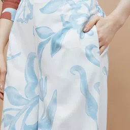 CODE by Lifestyle Women Floral Printed Loose Fit High-Rise Casual Culottes image 2