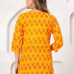 CLOTHYFUSION Floral Printed Round Neck Pure Cotton Kurti image 4