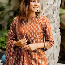 KALINI Women Floral Printed Regular Gotta Patti Pure Cotton Kurta with Trousers & With Dupatta image 4