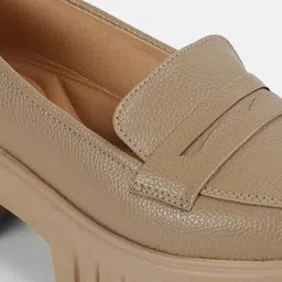 Mochi Womem Platform Pumps image 5
