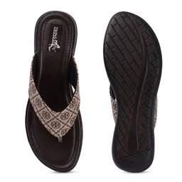 TWINSSHOE Women Printed T-Strap Flats image 5