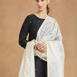 Fabindia Natural Floral Hand Block Printed Cotton Silk Dupatta image 5