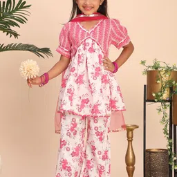 Cutiekins Girls Floral Printed V-Neck Gotta Patti Kurta with Palazzos & Dupatta image 2