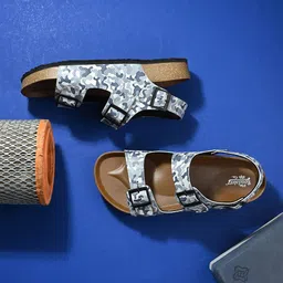 The Roadster Lifestyle Co Men Printed Comfort Sandals-image-3