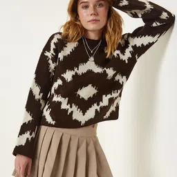 Happiness istanbul Women Printed Crop Pullover image 3