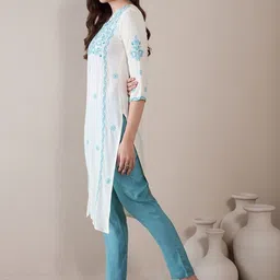 Kethi Fashion Women Ethnic Motifs Embroidered Regular Thread Work Kurta with Trousers image 5