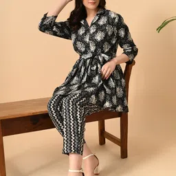 SHREE ARIHANT CREATIONS Women Ethnic Motifs Printed Regular Kurta with Trousers image 3