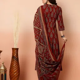 oumad Printed Kurta, Trouser/Pant & Dupatta Set image 2