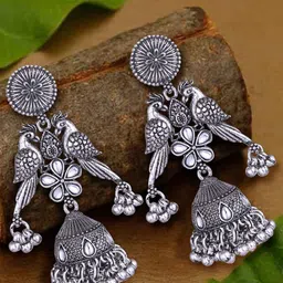 Sangria Silver-Plated Kundan-Studded Oxidised Drop Earrings image 4