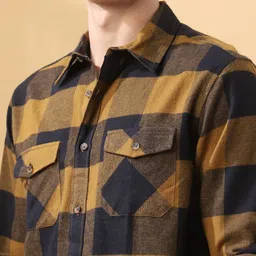 Dennis Lingo Men Relaxed Fit Spread Collar Tartan Checked Cotton Casual Shirt image 2