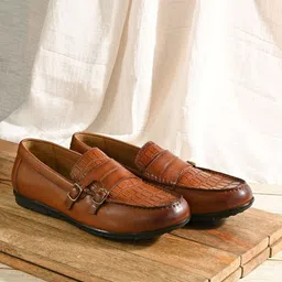 Overdrive Men Textured Lightweight Leather Loafers-picture-39