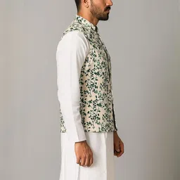 SHAHI ACHKAN Men Printed Cotton Silk Kurta & Trousers image 4