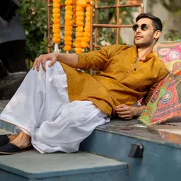 Shasak Geometric Embroidered Thread Work Mandarin Collar Sequinned Straight Kurta image 3