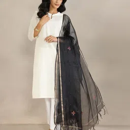 Fabindia Floral Embroidered Dupatta With Thread Work-picture-23