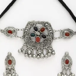 Moedbuille Silver-Plated Stones Studded Oxidised Necklace And Earrings image 2