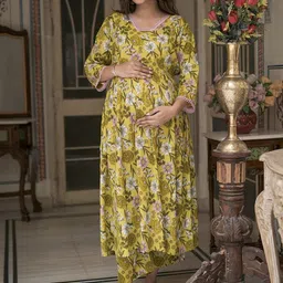 Aujjessa Women Floral Printed Regular Pure Cotton Kurta with Trousers-picture-56