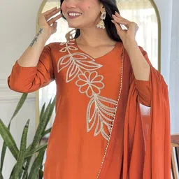 TURITY Women Floral Embroidered Regular Thread Work Kurta with Trousers & With Dupatta image 4