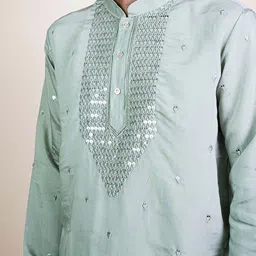 KUNDALI KAKSHAY Ethnic Motifs Embroidered Mandarin Collar Sequnnied Straight Kurta image 5