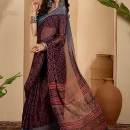 Sangria Abstract Printed Saree with Contrast Border & Unstitched Blouse image 3
