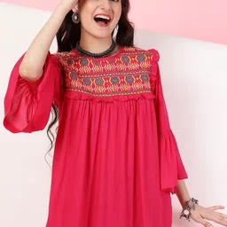 Ishti Girls Geometric Printed Round Neck Top-picture-10