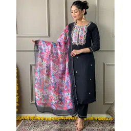 CANIZZARO Women Floral Embroidered Regular Thread Work Kurta with Trousers & With Dupatta image 3