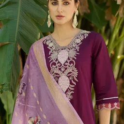 VredeVogel Women Ethnic Motifs Embroidered Regular Thread Work Kurta with Trousers & With Dupatta image 2