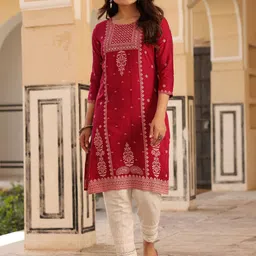 Juniper Ethnic Motifs Printed Round Neck Sequinned Liva Kurta with Trousers image 1