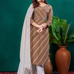 ARADHNA Women Bandhani Embroidered Regular Sequinned Kurta with Trousers & With Dupatta-picture-15