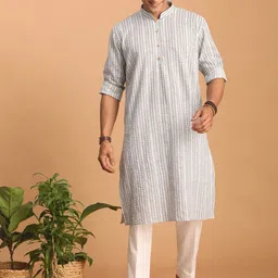 SHVAAS by VASTRAMAY Ethnic Motif Printed Mandarin Collar Pure Cotton Sustainable Kurta With Pyjamas image 1