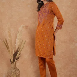 Sangria Ethnic Motif Printed Mandarin Collar Straight Kurta With Trouser image 4