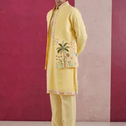 KALPRAAG Floral Yoke Design Thread Work Kurta & Pyjamas With Jacket image 3