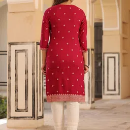 Juniper Ethnic Motifs Printed Round Neck Sequinned Liva Kurta with Trousers image 4