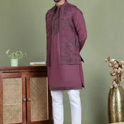 Jompers Men Floral Embroidered Regular Chikankari Kurta with Pyjamas image 3
