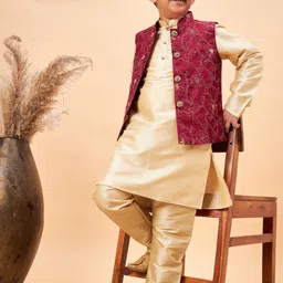 VASTRAMAY Boys Mandarin Collar Straight Kurta With Pyjamas With Nehru Jacket image 2