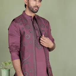 Jompers Men Floral Embroidered Regular Chikankari Kurta with Pyjamas image 4