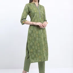 Vishudh Ethnic Motifs Printed Mandarin Collar Regular Kurta With Trousers-picture-46