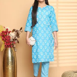 Vetrokart Girls Floral Printed Regular Kurta with Pyjamas-picture-55