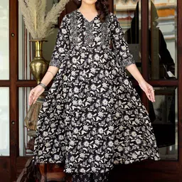 MIRAVAN Floral Printed Pure Cotton Thread Work V-Neck Anarkali Kurta With Palazzos-picture-16