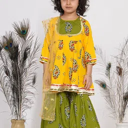 Little Bansi Girls Yellow Printed Pure Cotton Kurta with Skirt & With Dupatta-picture-12