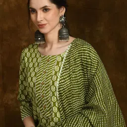VIDHANI Round Neck Floral Printed Straight Kurta with Trouser & Dupatta image 2