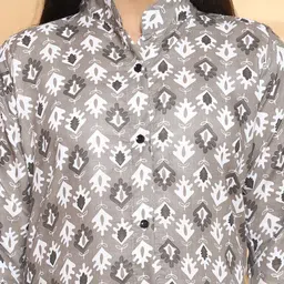 Vetrokart Girls Printed Regular Kurta with Pyjamas image 2