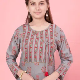 Sangria Girls Floral Printed Pure Cotton Straight Kurta & Trousers image 5