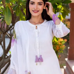 Ambraee Women White Floral Printed Kurta with Trousers & Dupatta image 5