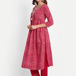 NH KAPDEWALA Leheriya Printed Mirror Work Detailed Pure Cotton Kurta With Trousers image 3