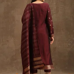 Libas Burgundy Ethnic Motifs Printed Kurta With Trousers & With Dupatta image 4