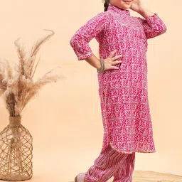 Stylo Bug Girls Ethnic Motifs Printed Regular Pure Cotton Kurta With Harem Pants image 4