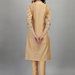RAJGRANTH Women Beige Ethnic Motifs Printed Chanderi Silk Kurta with Trousers image 3