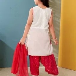 Sangria Girls Pack Of 2 Embroidered Straight Kurta Patiala With Dupatta image 4